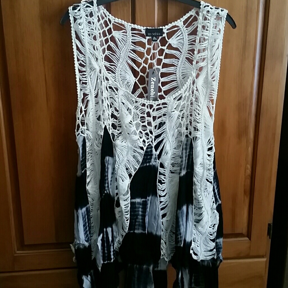 🎉HP🎉 Plus size sleeveless top - Picture 6 of 8